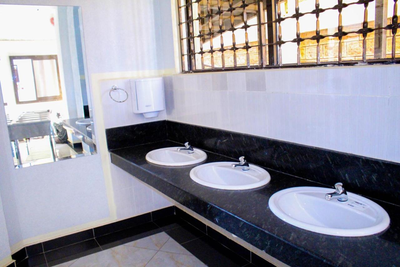 Prinias Hotel Kisumu Esterno foto