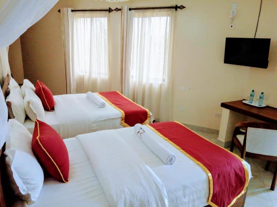Prinias Hotel Kisumu Esterno foto